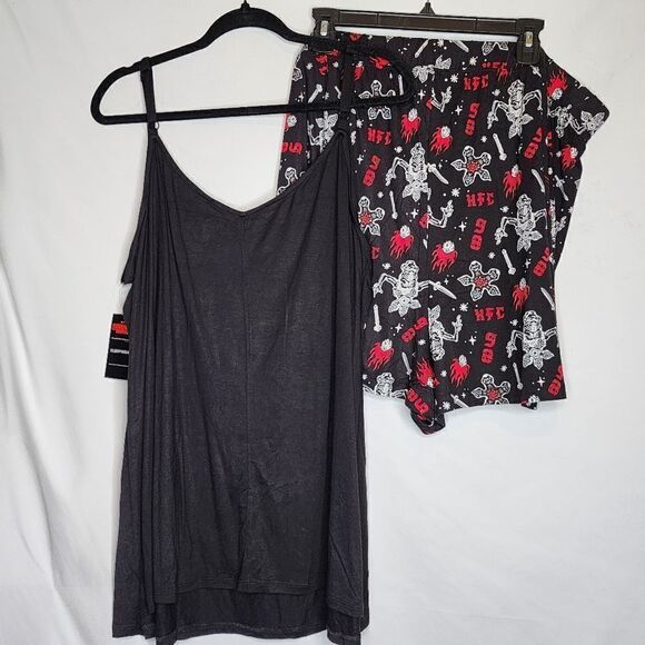6X 30W Torrid Black Stranger Things Pajama Set Tank Shorts Demogorgon Hunter Red - Picture 7 of 10